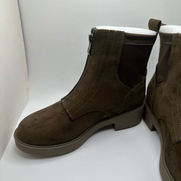 CUSHIONAIRE Hackett Front Zip Stretch Boot 7 OLIVE NEW - Picture 7 of 7